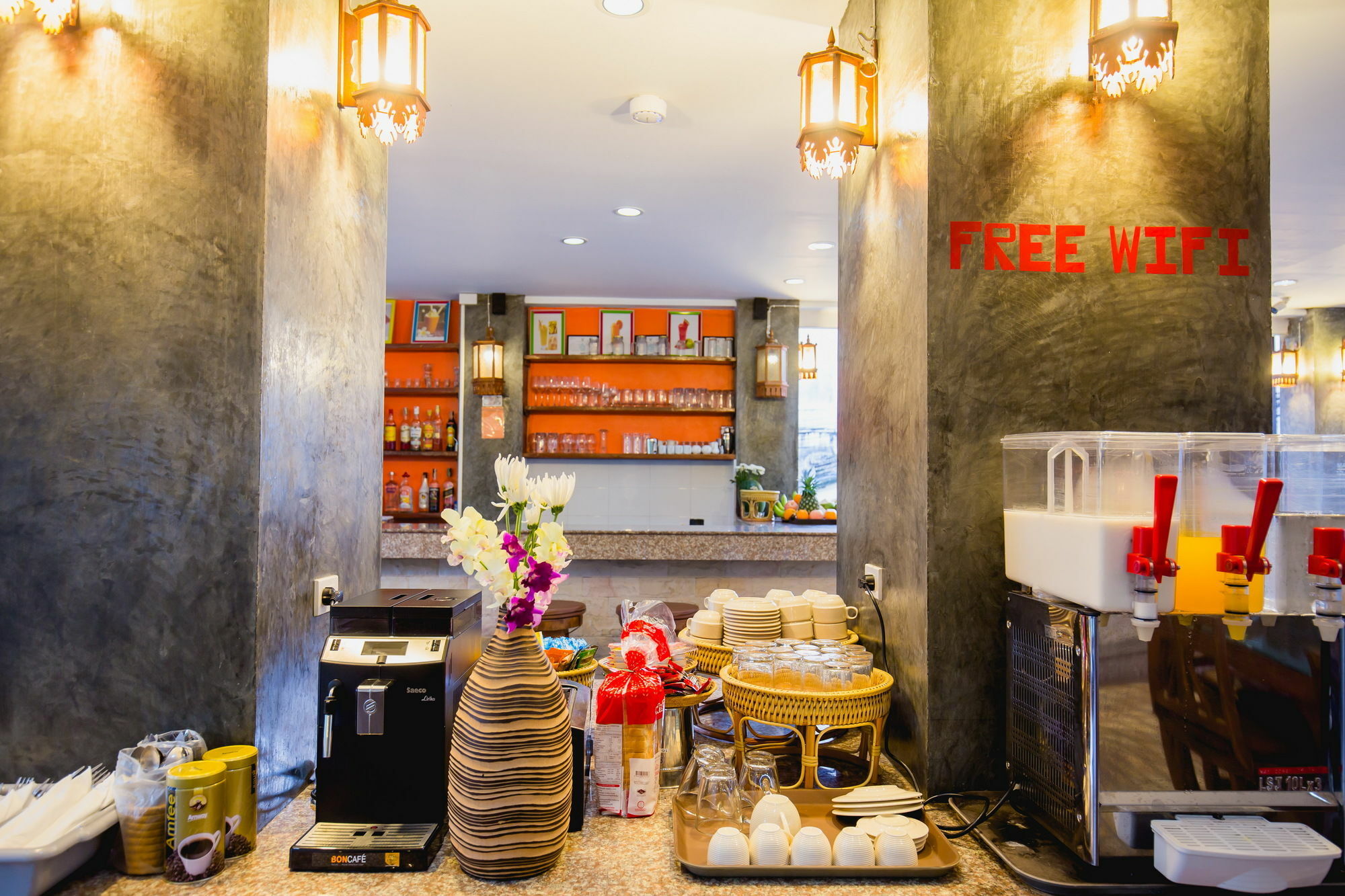 Chusri Hotel Patong Εξωτερικό φωτογραφία