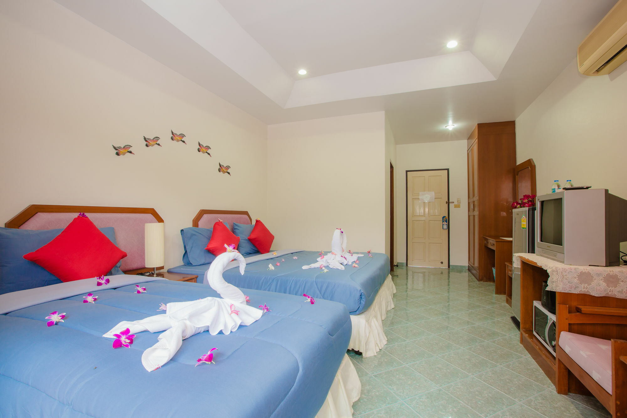 Chusri Hotel Patong Εξωτερικό φωτογραφία