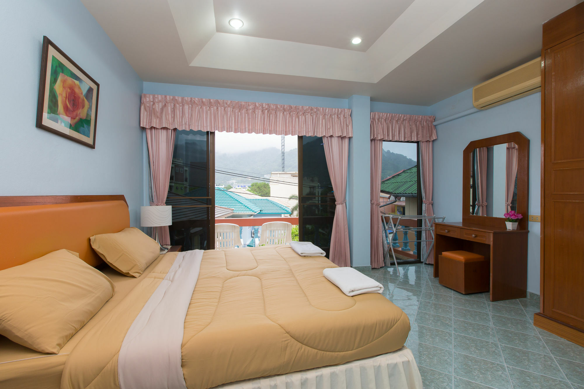 Chusri Hotel Patong Εξωτερικό φωτογραφία