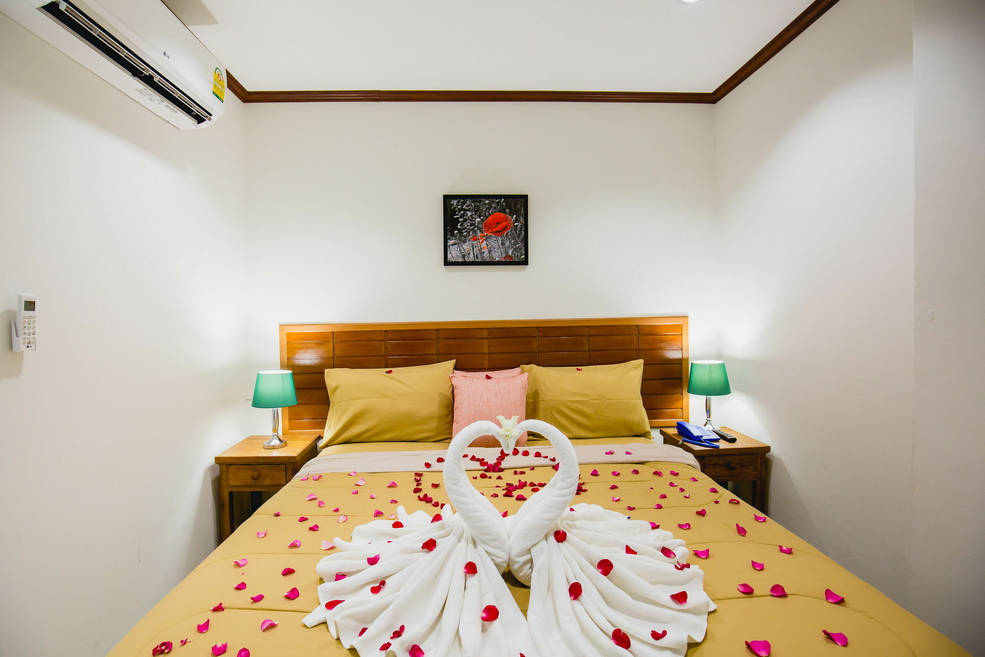 Chusri Hotel Patong Εξωτερικό φωτογραφία
